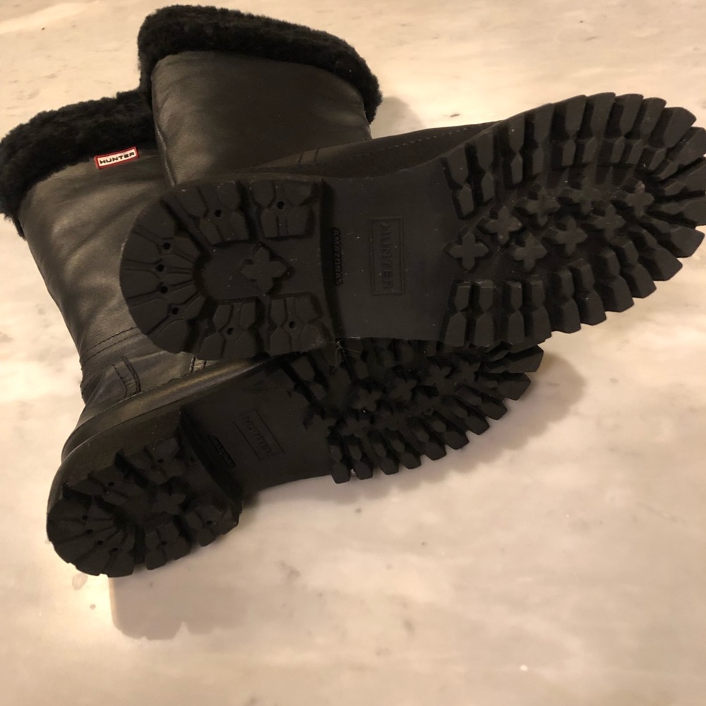New Hunter Boot  Black Leather / Shearling 7 $395 - Picture 5 of 8